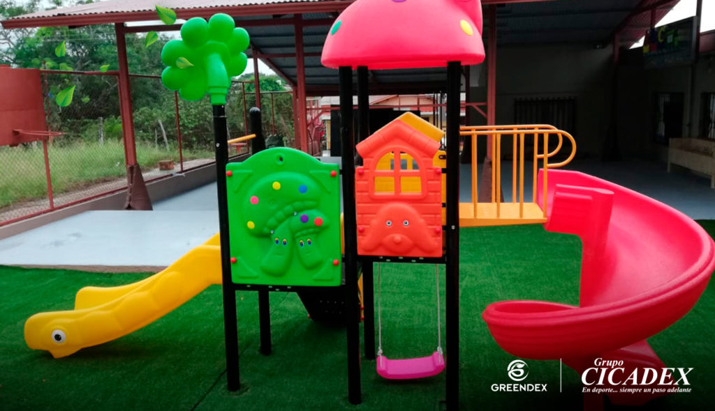 Centro Educativo Cindy Vargas Instalación de playground y cesped 1024x589 1