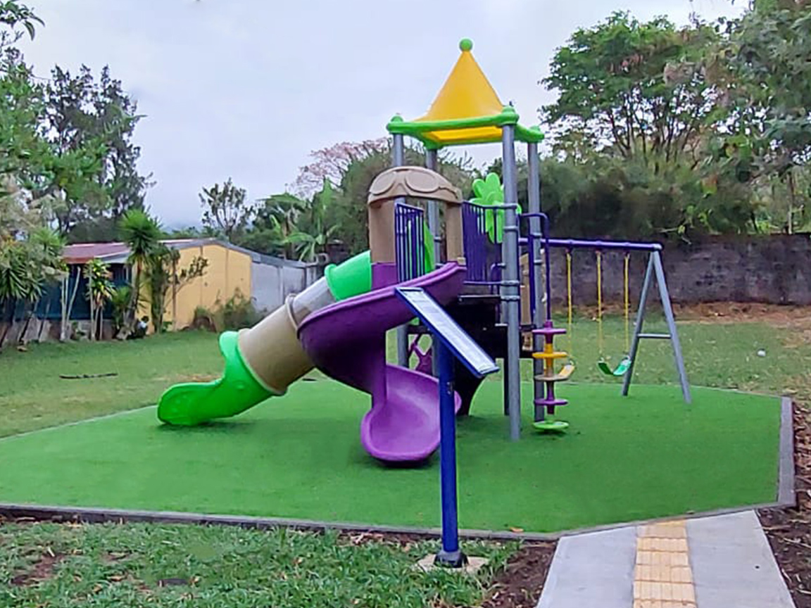 Playground Parque el Bosque 1 Muni Barva 2