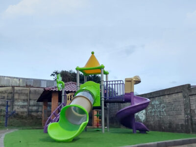 Playground Parque El Monte Hiedra Muni Barva 1