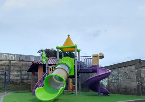 Playground Parque El Monte Hiedra Muni Barva 1